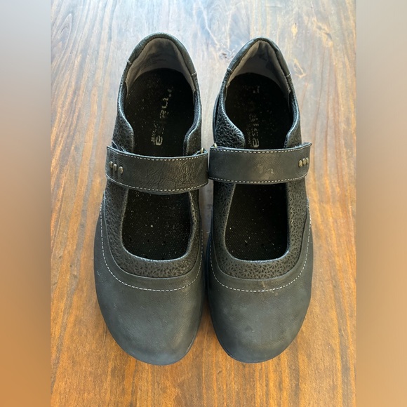 Halsa Women’s 8.5 Black Mary Jane Leather Shoes - Picture 3 of 9